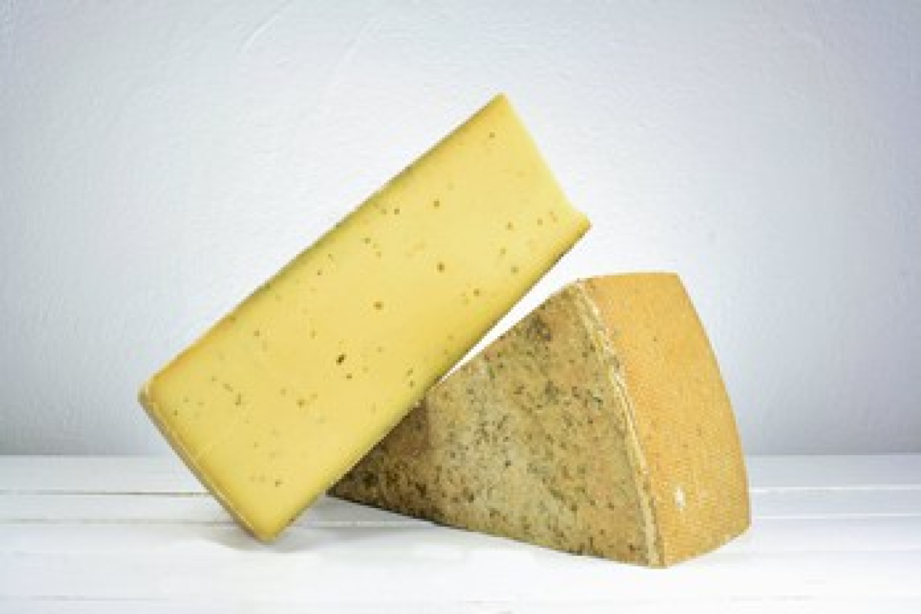 Hausbergkäse Almkräuter, laktosefrei